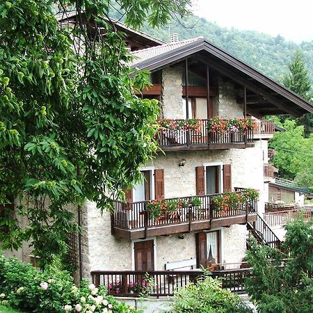 Antica Casa Ortensia Riva del Garda Ruang foto