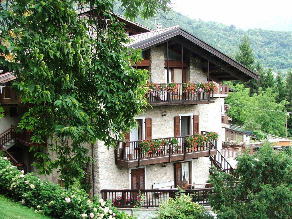 Antica Casa Ortensia Riva del Garda Ruang foto