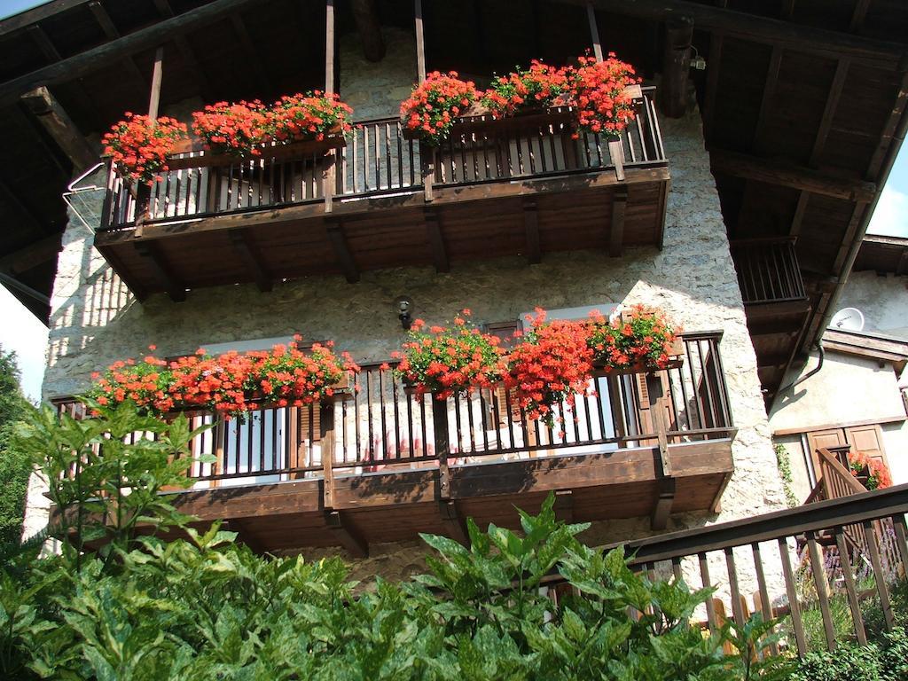 Antica Casa Ortensia Riva del Garda Ruang foto